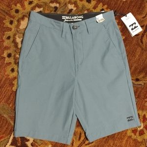 NWT Billabong shorts